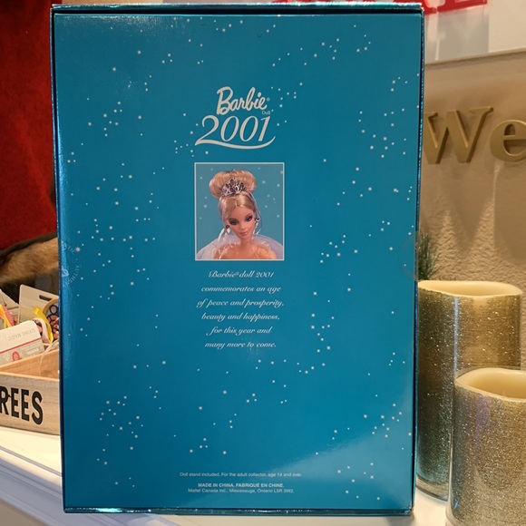 2001 Barbie Collectors Edition NEW Vintage stunning blue dress Barbie princess - Picture 4 of 7